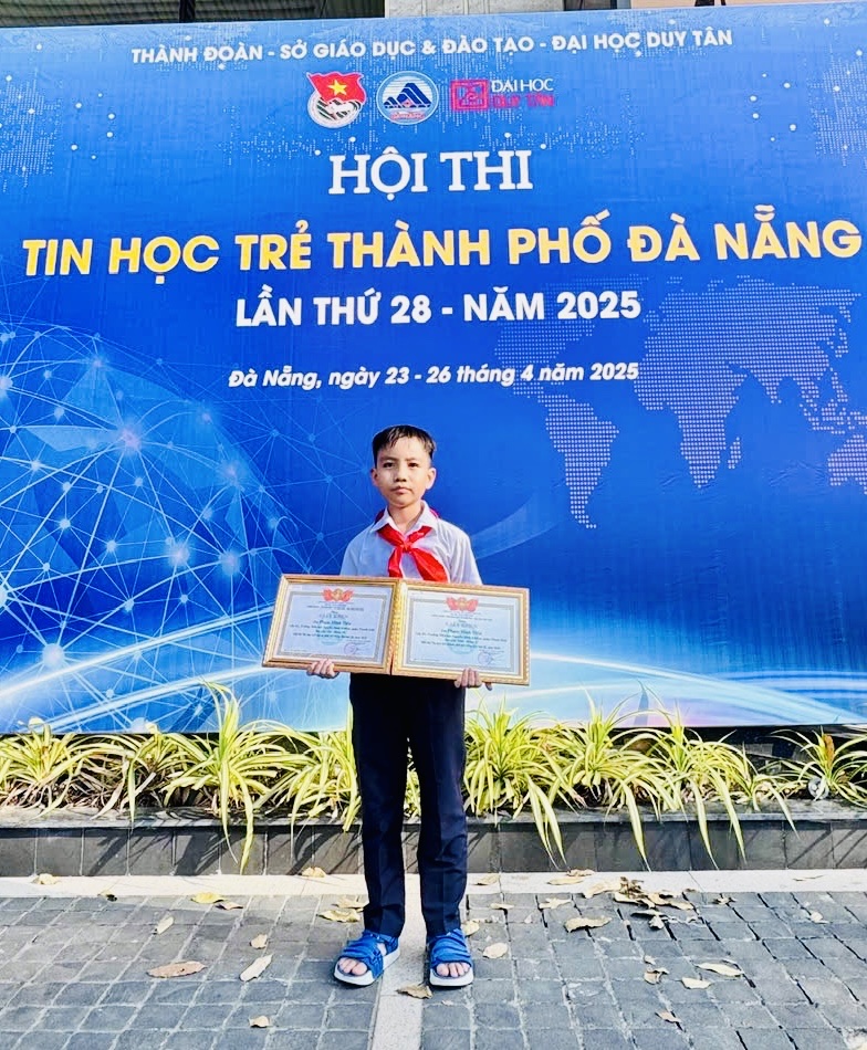 Chúc mừng các em đạt giải Tin học trẻ cấp Thành phố NH 2024-2025