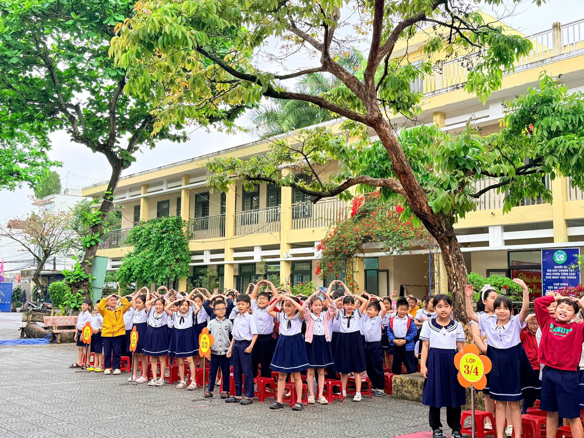 SINH HOẠT CHUYÊN ĐỀ: TRUYỀN THÔNG LUẬT TRẺ EM – XÂY DỰNG TÌNH BẠN ĐẸP, NÓI KHÔNG VỚI BẠO LỰC HỌC ĐƯỜNG SINH HOẠT CHUYÊN ĐỀ: TRUYỀN THÔNG LUẬT TRẺ EM – XÂY DỰNG TÌNH BẠN ĐẸP, NÓI KHÔNG VỚI BẠO LỰC HỌC ĐƯỜNG