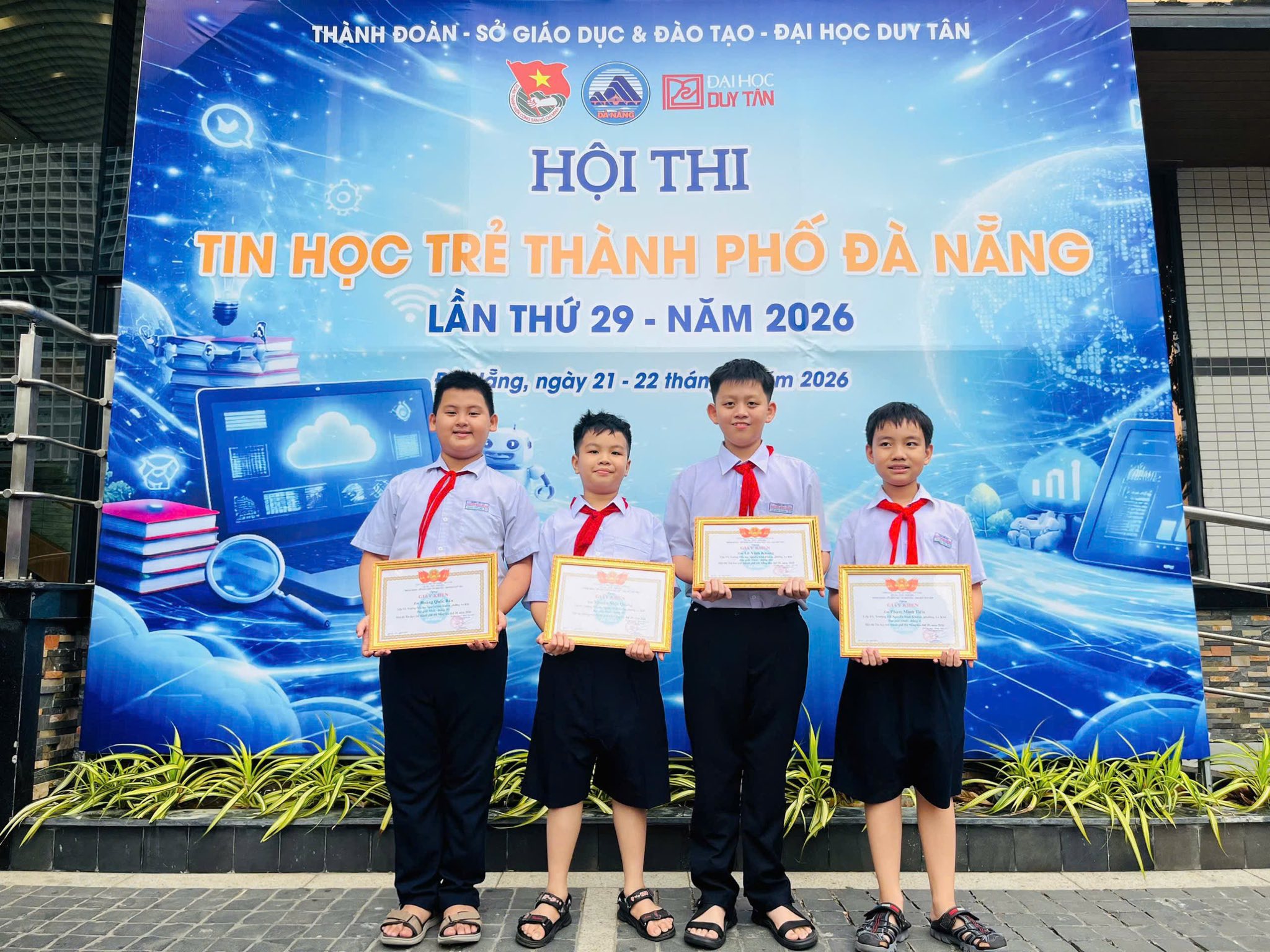 TỰ HÀO TRÍ TUỆ NHỎ – RẠNG DANH NGUYỄN BỈNH KHIÊM